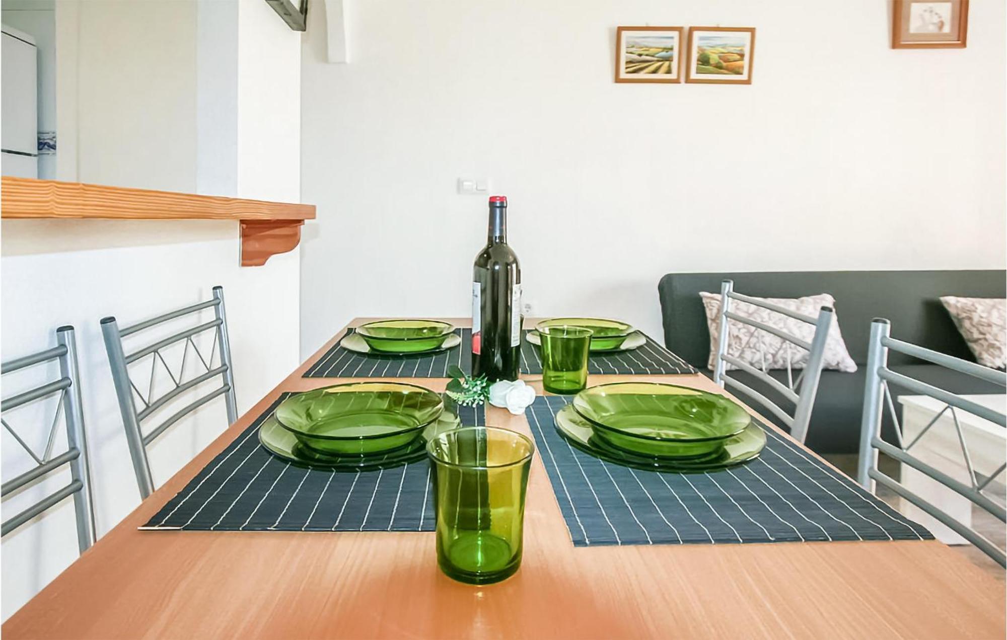 1 Bedroom Nice Apartment In Los Arenales Del Sol Exterior foto